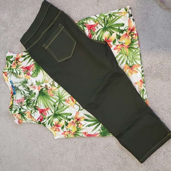 A bundle of 1 Shirt from Fresh and one pair of Capri's from Sag Harbor New - Picture 3 of 9